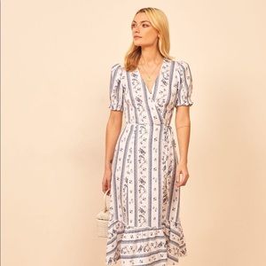 Reformation Veronica Linen Wrap Dress in Roquefort Print